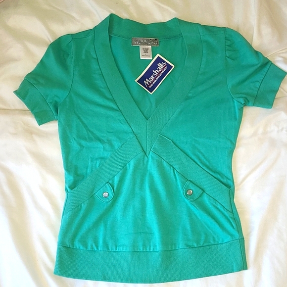 Turquoise Fishbowl Short Sleeve V-neck T-shirt with Pockets - Picture 1 of 5